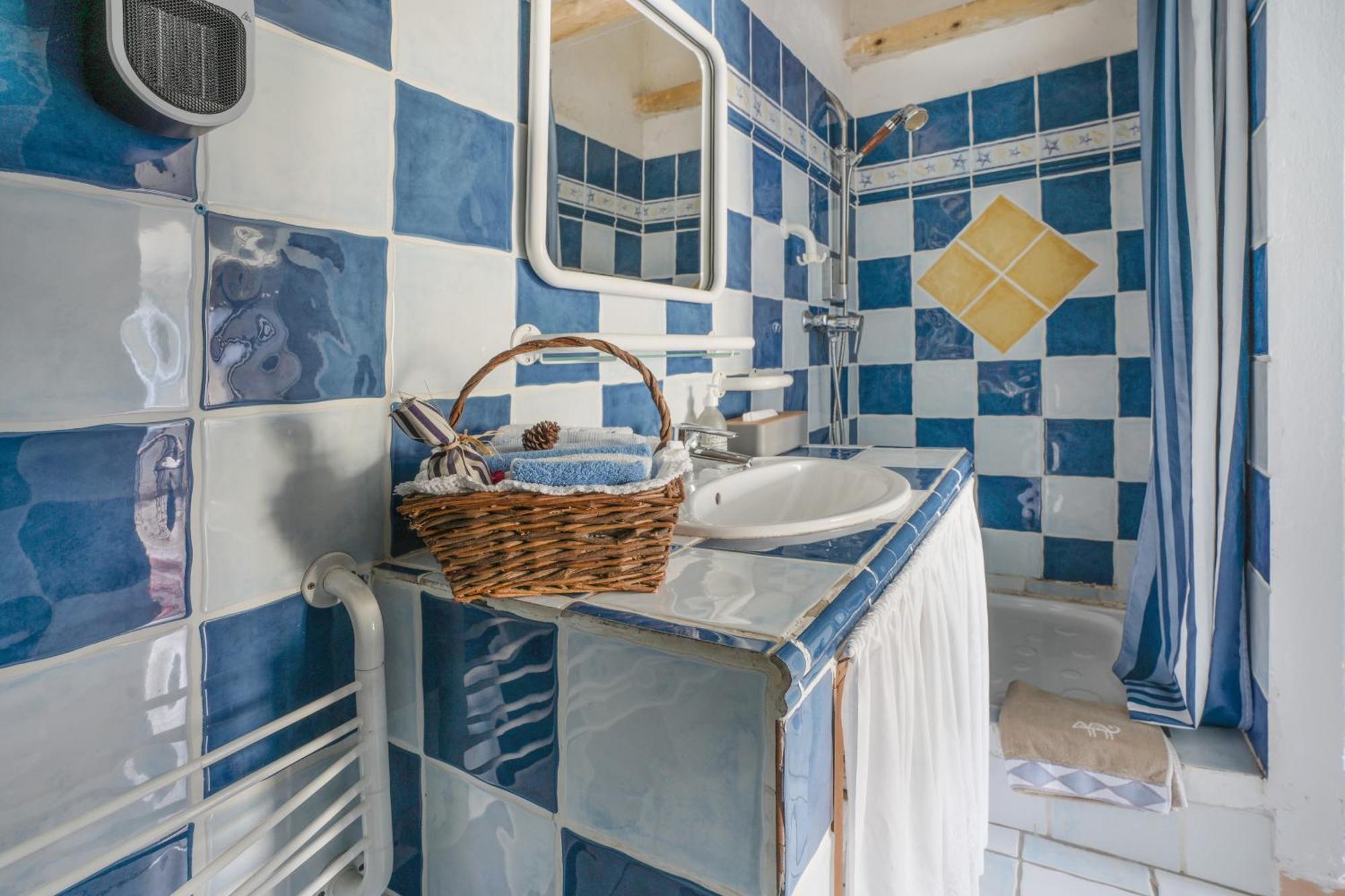 Clos Des Herissons - Chambres D'Hote - Piscine & Jardin Lauris Luaran gambar